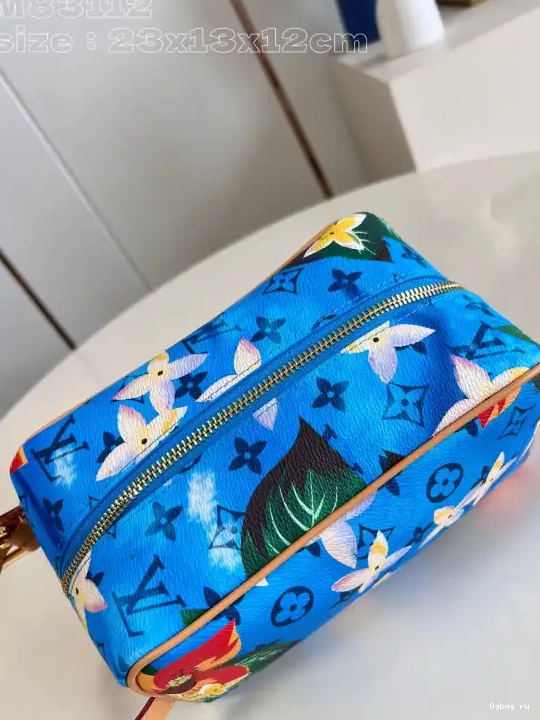 VUITTON LOUIS DOPP bag-23*13*12CM LOCKER KIT 0502